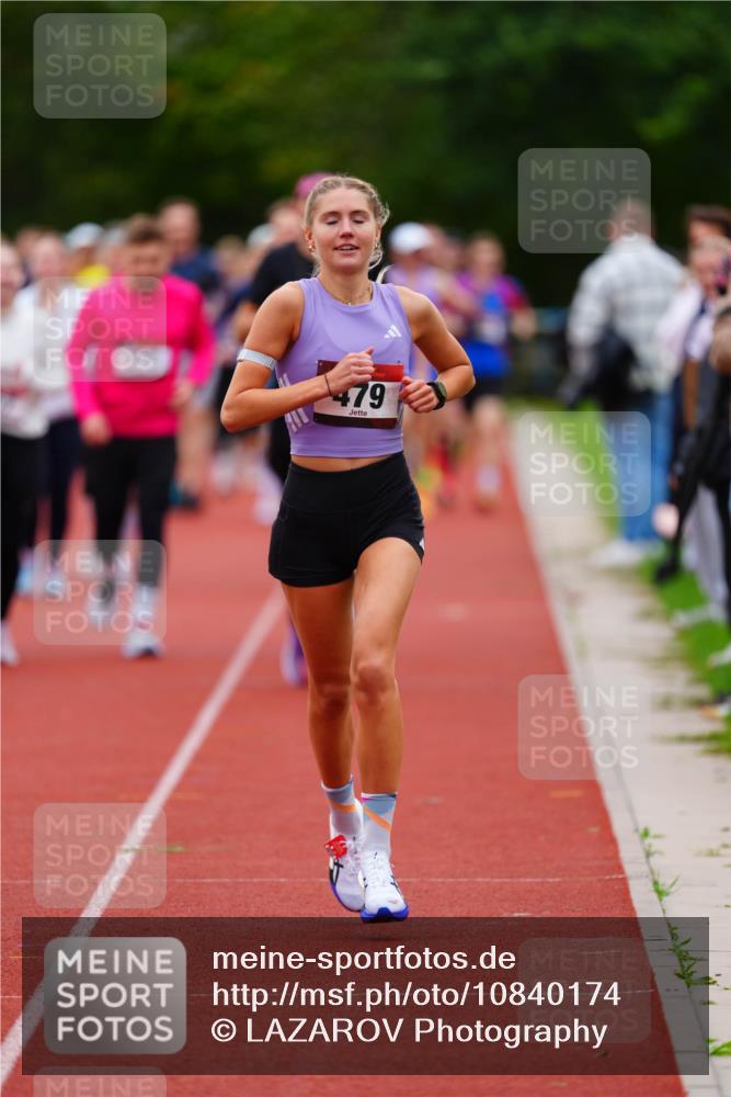 11.10.2026 - Bramfelder Halbmarathon 2026 LAZAROV Photography http://msf.ph/oto/10840174 11.10.2026 09:33:37 Laufen 79 meine-sportfotos.de