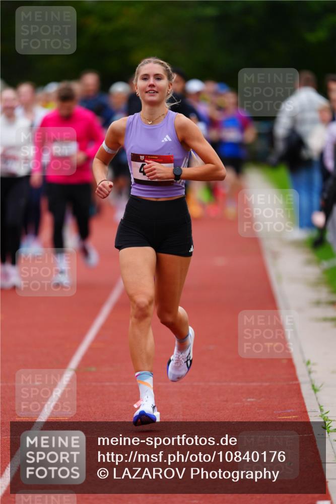 11.10.2026 - Bramfelder Halbmarathon 2026 LAZAROV Photography http://msf.ph/oto/10840176 11.10.2026 09:33:38 Laufen 35 meine-sportfotos.de