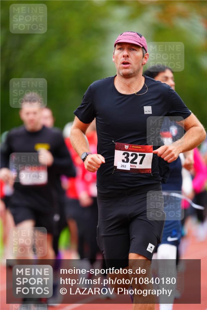 11.10.2026 - Bramfelder Halbmarathon 2026 LAZAROV Photography http://msf.ph/oto/10840180 11.10.2026 09:33:44 Laufen 35, 327, 262 meine-sportfotos.de
