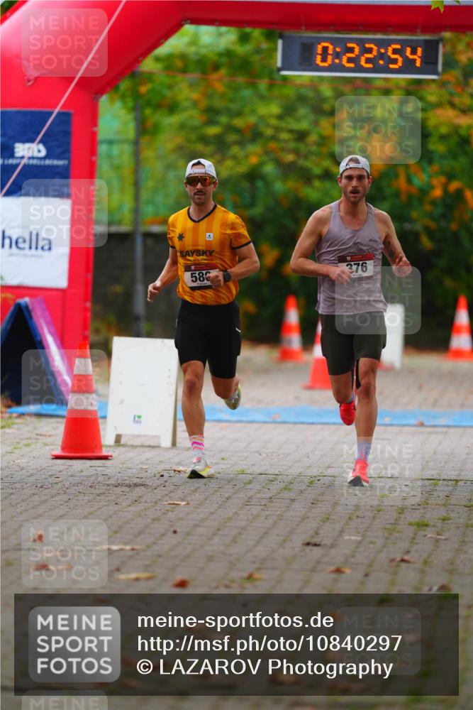 11.10.2026 - Bramfelder Halbmarathon 2026 LAZAROV Photography http://msf.ph/oto/10840297 11.10.2026 09:52:52 Laufen 0, 22, 54, 586, 376 meine-sportfotos.de