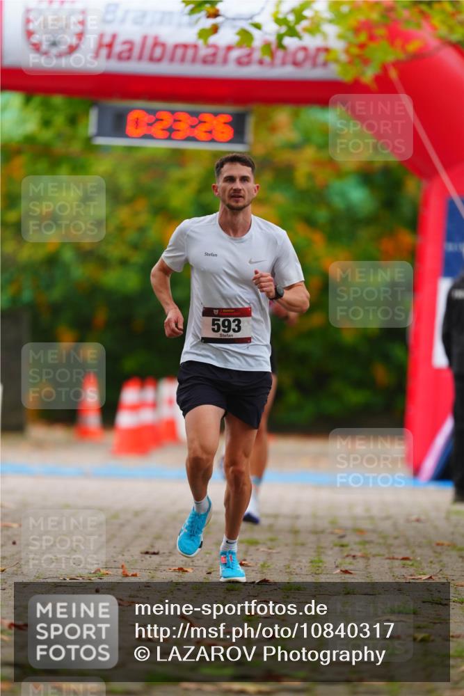11.10.2026 - Bramfelder Halbmarathon 2026 LAZAROV Photography http://msf.ph/oto/10840317 11.10.2026 09:53:24 Laufen 0, 23, 26, 593 meine-sportfotos.de
