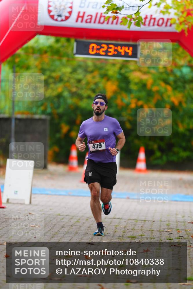11.10.2026 - Bramfelder Halbmarathon 2026 LAZAROV Photography http://msf.ph/oto/10840338 11.10.2026 09:53:42 Laufen 0, 23, 44, 439 meine-sportfotos.de