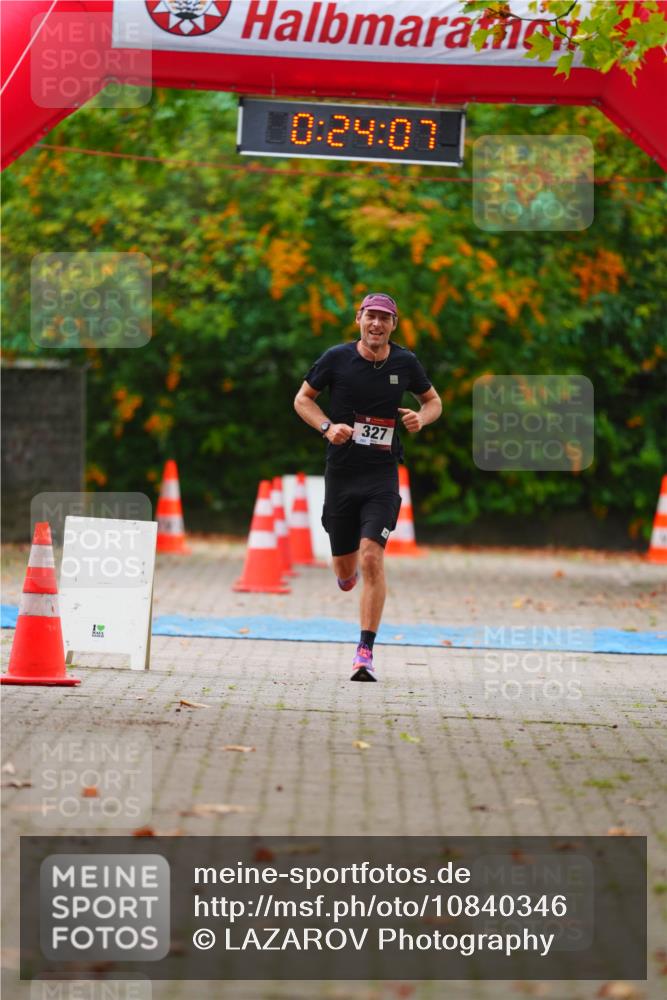 11.10.2026 - Bramfelder Halbmarathon 2026 LAZAROV Photography http://msf.ph/oto/10840346 11.10.2026 09:54:05 Laufen 0, 24, 07, 327 meine-sportfotos.de