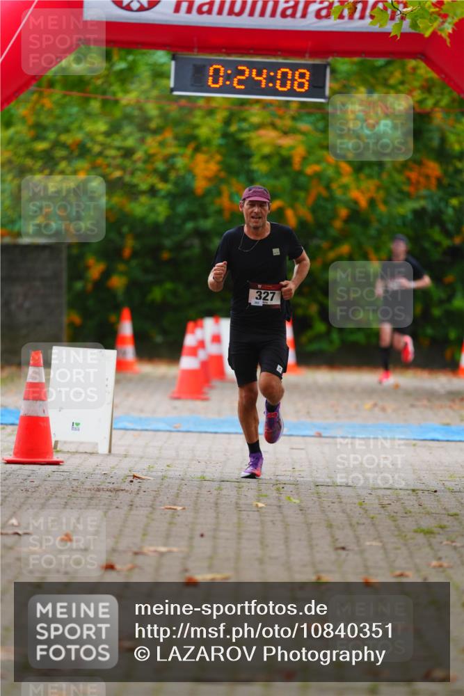 11.10.2026 - Bramfelder Halbmarathon 2026 LAZAROV Photography http://msf.ph/oto/10840351 11.10.2026 09:54:06 Laufen 0, 24, 08, 1, 327 meine-sportfotos.de