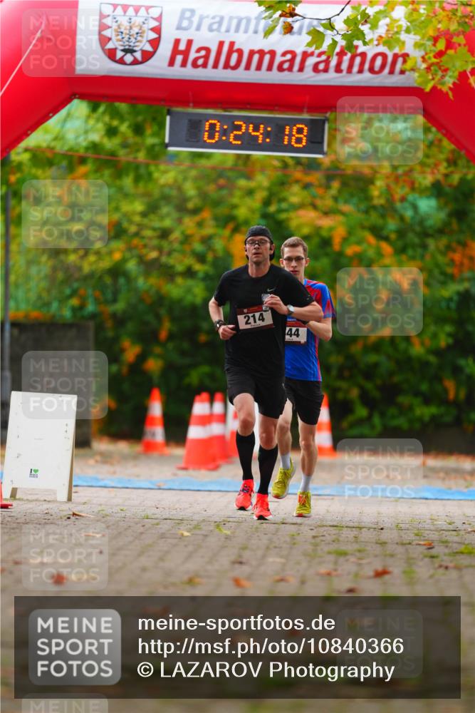 11.10.2026 - Bramfelder Halbmarathon 2026 LAZAROV Photography http://msf.ph/oto/10840366 11.10.2026 09:54:16 Laufen 0, 24, 18, 214, 44 meine-sportfotos.de