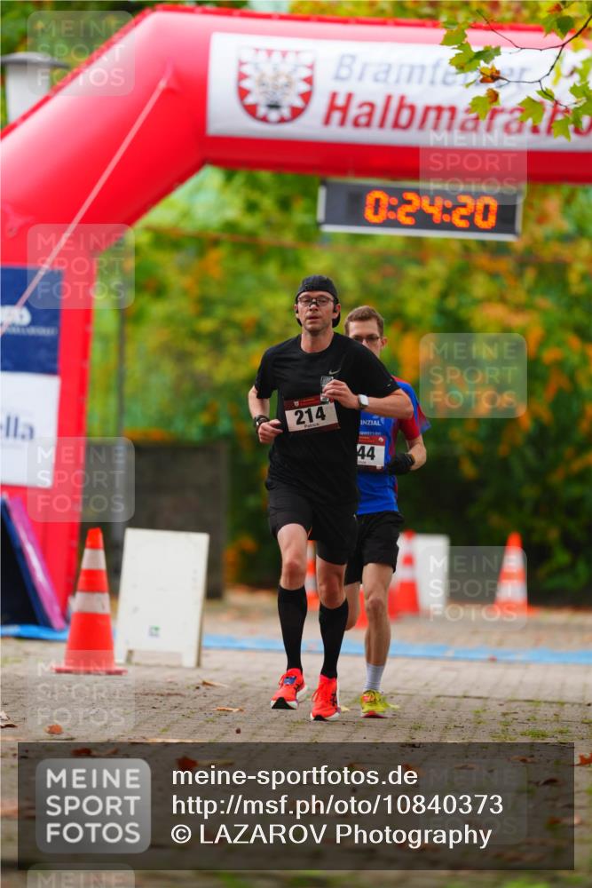 11.10.2026 - Bramfelder Halbmarathon 2026 LAZAROV Photography http://msf.ph/oto/10840373 11.10.2026 09:54:18 Laufen 0, 24, 20, 214, 44 meine-sportfotos.de