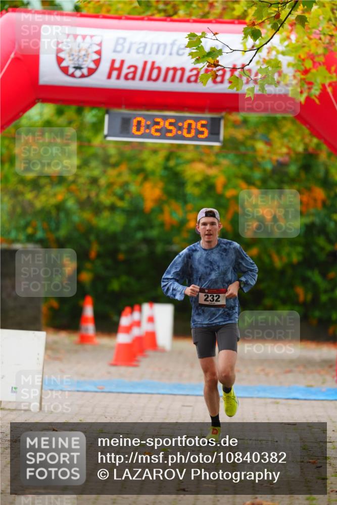 11.10.2026 - Bramfelder Halbmarathon 2026 LAZAROV Photography http://msf.ph/oto/10840382 11.10.2026 09:55:03 Laufen 0, 25, 05, 232 meine-sportfotos.de