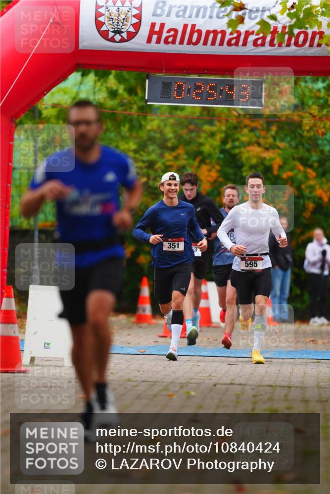 11.10.2026 - Bramfelder Halbmarathon 2026 LAZAROV Photography http://msf.ph/oto/10840424 11.10.2026 09:55:41 Laufen 10, 25, 93, 351, 595 meine-sportfotos.de
