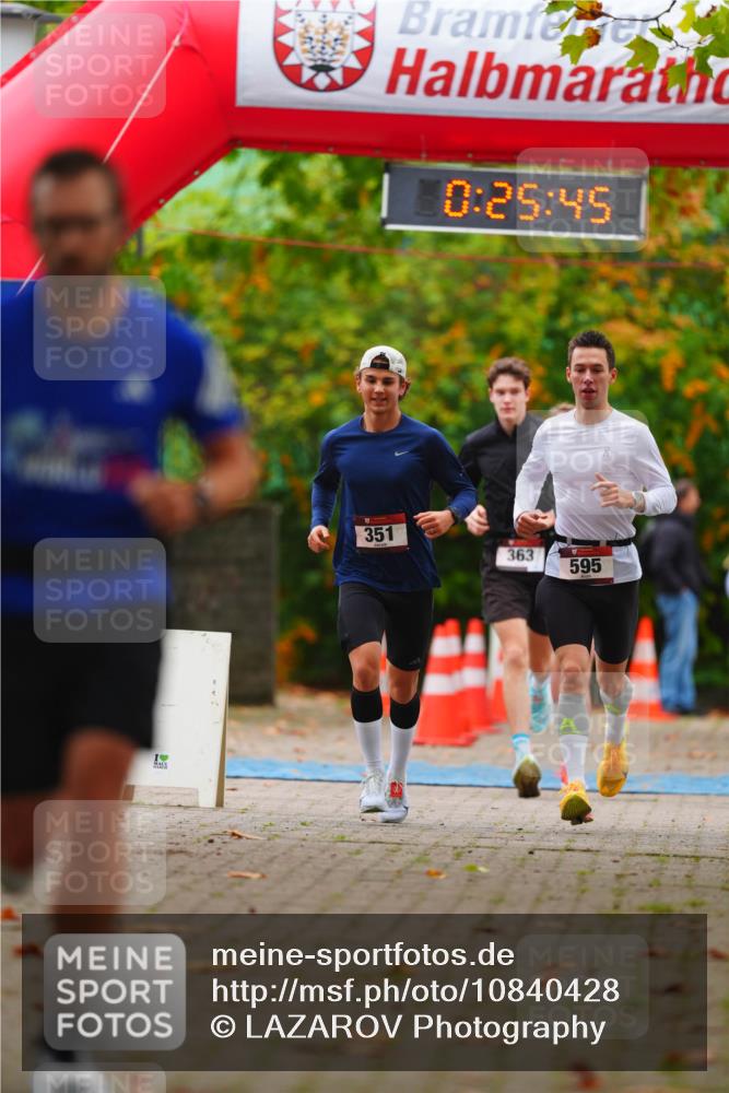 11.10.2026 - Bramfelder Halbmarathon 2026 LAZAROV Photography http://msf.ph/oto/10840428 11.10.2026 09:55:43 Laufen 1, 0, 25, 45, 351, 363, 595 meine-sportfotos.de