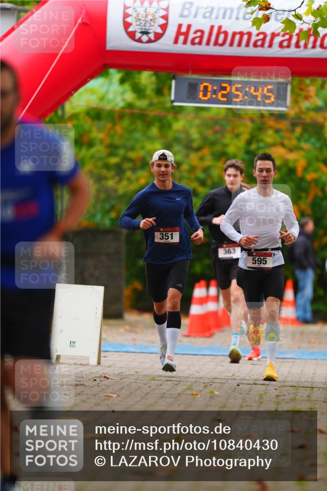 11.10.2026 - Bramfelder Halbmarathon 2026 LAZAROV Photography http://msf.ph/oto/10840430 11.10.2026 09:55:43 Laufen 0, 25, 45, 351, 363, 595 meine-sportfotos.de