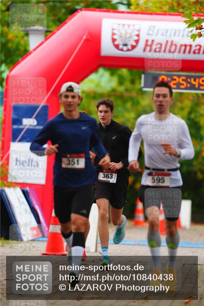11.10.2026 - Bramfelder Halbmarathon 2026 LAZAROV Photography http://msf.ph/oto/10840438 11.10.2026 09:55:47 Laufen 25, 49, 351, 363, 595 meine-sportfotos.de