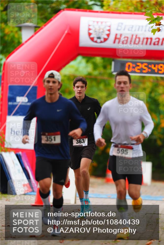 11.10.2026 - Bramfelder Halbmarathon 2026 LAZAROV Photography http://msf.ph/oto/10840439 11.10.2026 09:55:47 Laufen 0, 25, 49, 351, 363, 595 meine-sportfotos.de