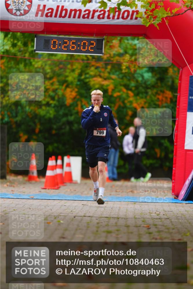 11.10.2026 - Bramfelder Halbmarathon 2026 LAZAROV Photography http://msf.ph/oto/10840463 11.10.2026 09:56:00 Laufen 0, 26, 02, 5, 799 meine-sportfotos.de