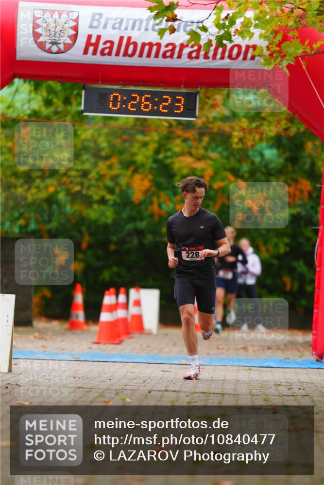 11.10.2026 - Bramfelder Halbmarathon 2026 LAZAROV Photography http://msf.ph/oto/10840477 11.10.2026 09:56:21 Laufen 0, 26, 23, 228 meine-sportfotos.de
