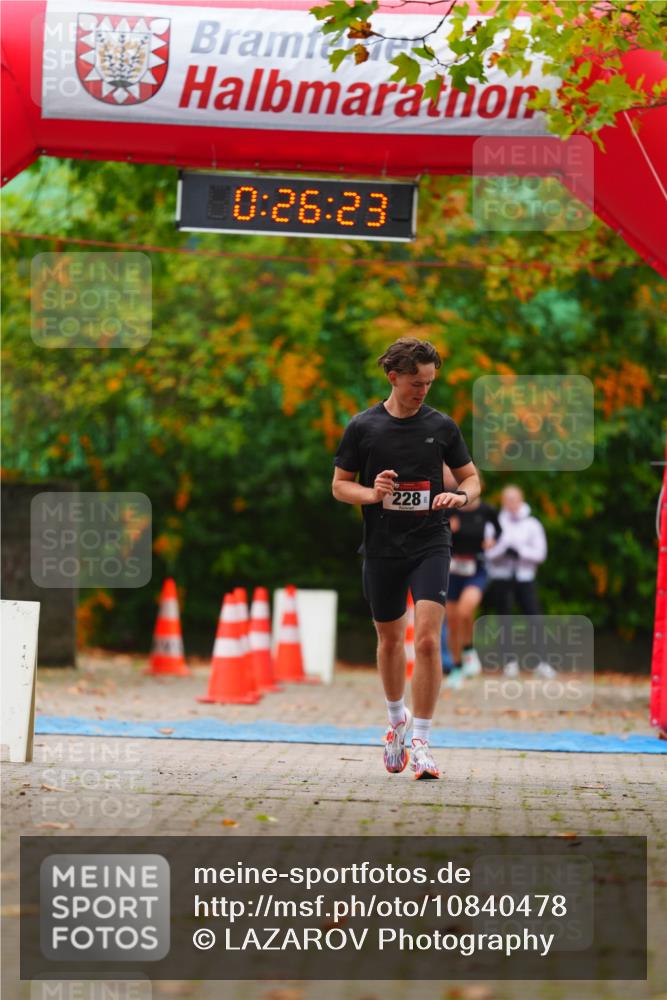 11.10.2026 - Bramfelder Halbmarathon 2026 LAZAROV Photography http://msf.ph/oto/10840478 11.10.2026 09:56:21 Laufen 0, 26, 23, 228 meine-sportfotos.de