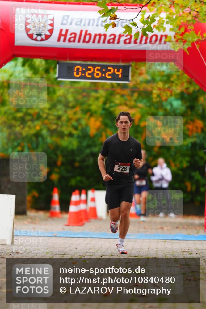 11.10.2026 - Bramfelder Halbmarathon 2026 LAZAROV Photography http://msf.ph/oto/10840480 11.10.2026 09:56:22 Laufen 0, 26, 24, 228 meine-sportfotos.de