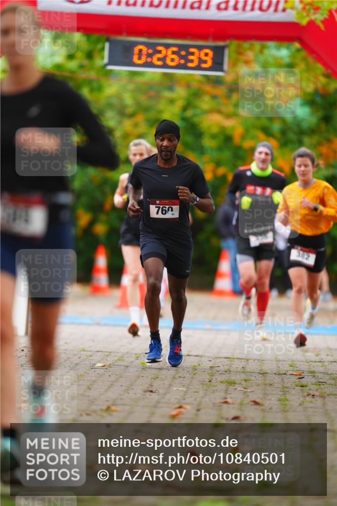 11.10.2026 - Bramfelder Halbmarathon 2026 LAZAROV Photography http://msf.ph/oto/10840501 11.10.2026 09:56:37 Laufen 0, 26, 39, 760, 382 meine-sportfotos.de