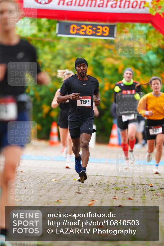 11.10.2026 - Bramfelder Halbmarathon 2026 LAZAROV Photography http://msf.ph/oto/10840503 11.10.2026 09:56:37 Laufen 0, 26, 39, 760, 382 meine-sportfotos.de