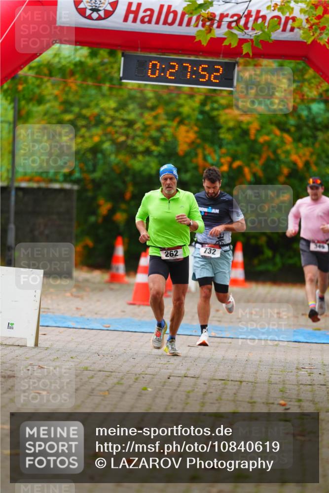 11.10.2026 - Bramfelder Halbmarathon 2026 LAZAROV Photography http://msf.ph/oto/10840619 11.10.2026 09:57:50 Laufen 0, 27, 52, 262, 732, 349 meine-sportfotos.de