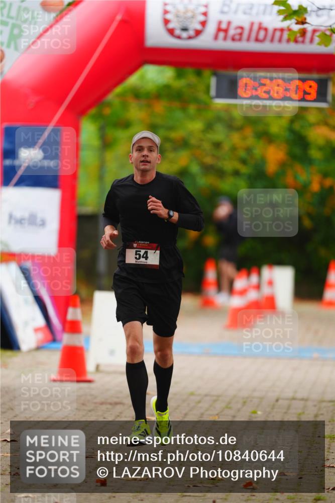 11.10.2026 - Bramfelder Halbmarathon 2026 LAZAROV Photography http://msf.ph/oto/10840644 11.10.2026 09:58:07 Laufen 0, 28, 09, 54 meine-sportfotos.de
