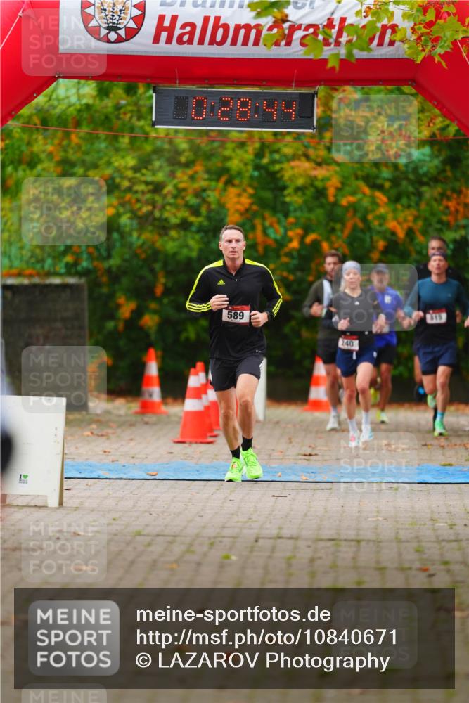 11.10.2026 - Bramfelder Halbmarathon 2026 LAZAROV Photography http://msf.ph/oto/10840671 11.10.2026 09:58:42 Laufen 1, 0, 28, 44, 589, 240, 815 meine-sportfotos.de