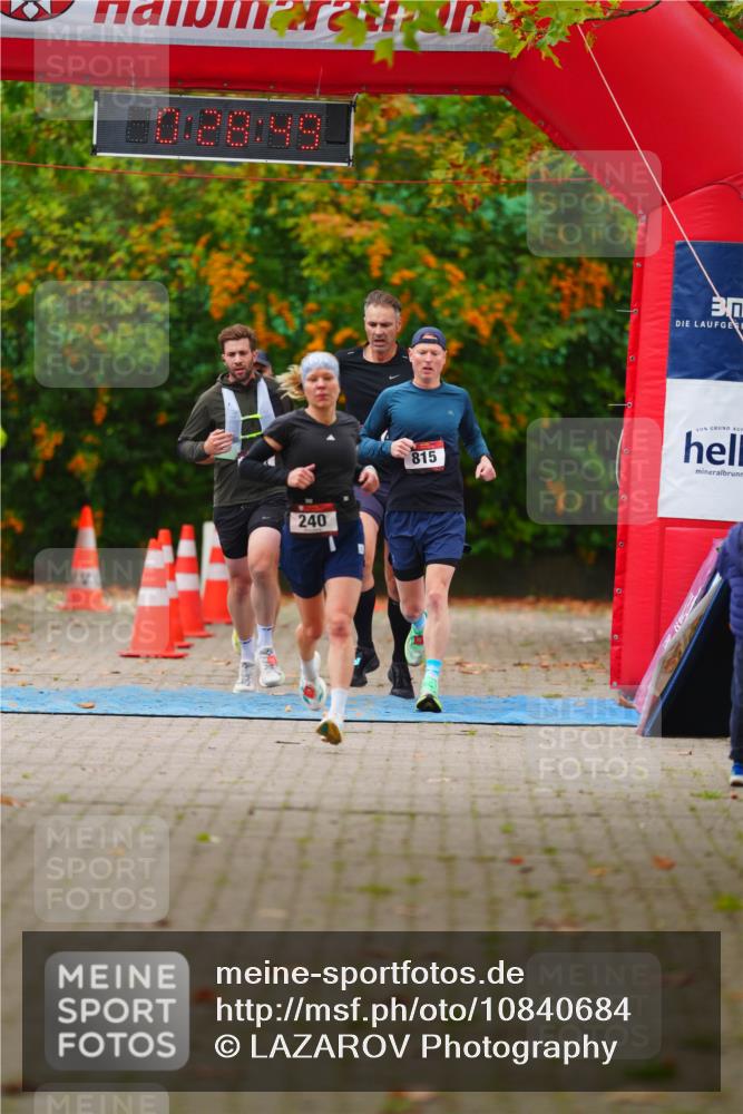 11.10.2026 - Bramfelder Halbmarathon 2026 LAZAROV Photography http://msf.ph/oto/10840684 11.10.2026 09:58:47 Laufen 240, 815 meine-sportfotos.de