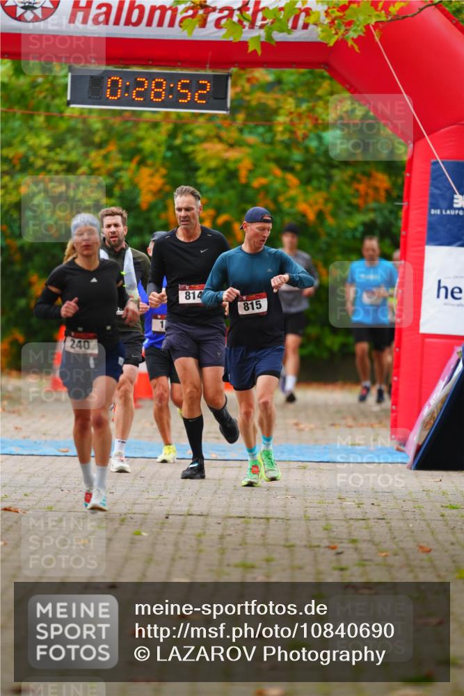 11.10.2026 - Bramfelder Halbmarathon 2026 LAZAROV Photography http://msf.ph/oto/10840690 11.10.2026 09:58:50 Laufen 0, 28, 52, 240, 814, 815 meine-sportfotos.de