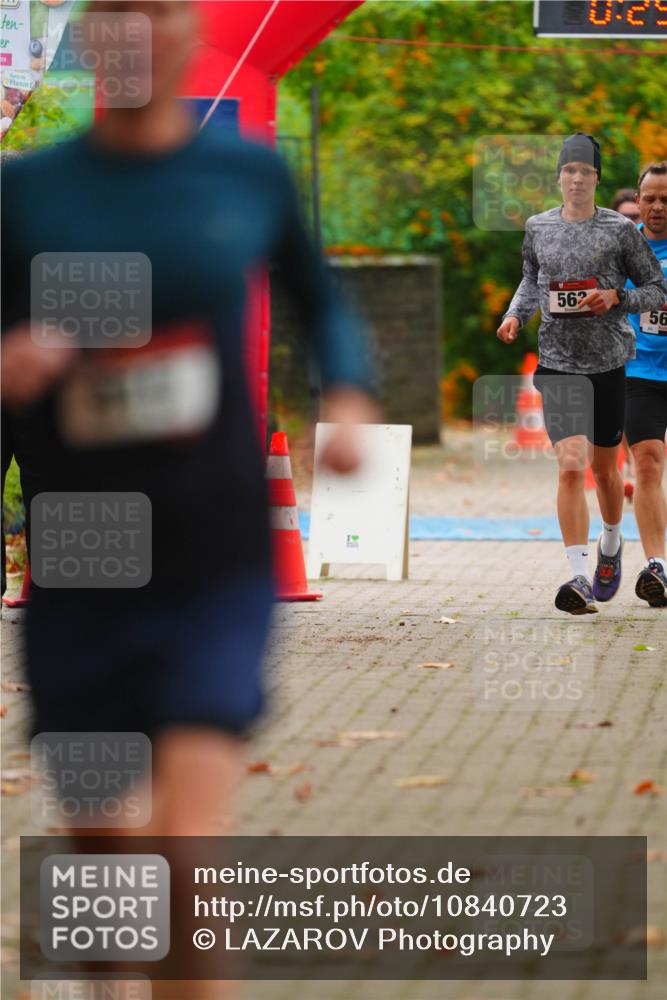 11.10.2026 - Bramfelder Halbmarathon 2026 LAZAROV Photography http://msf.ph/oto/10840723 11.10.2026 09:59:00 Laufen 562, 56 meine-sportfotos.de