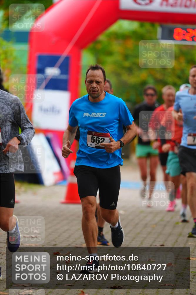 11.10.2026 - Bramfelder Halbmarathon 2026 LAZAROV Photography http://msf.ph/oto/10840727 11.10.2026 09:59:05 Laufen 562, 65 meine-sportfotos.de