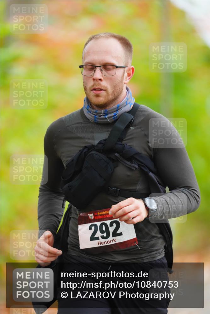 11.10.2026 - Bramfelder Halbmarathon 2026 LAZAROV Photography http://msf.ph/oto/10840753 11.10.2026 09:59:19 Laufen 35, 292 meine-sportfotos.de