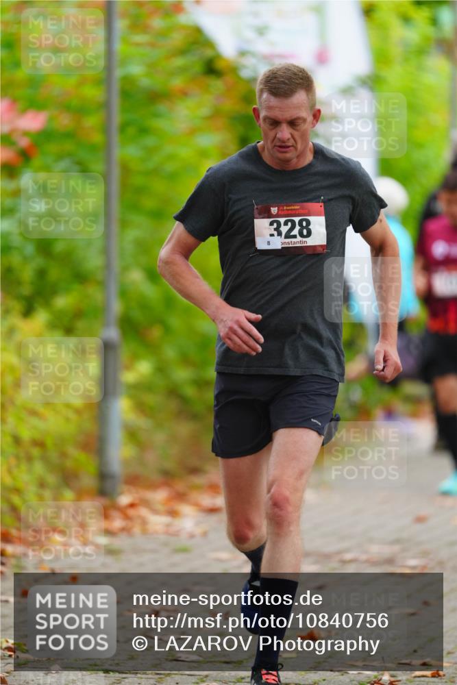 11.10.2026 - Bramfelder Halbmarathon 2026 LAZAROV Photography http://msf.ph/oto/10840756 11.10.2026 09:59:20 Laufen 328, 8 meine-sportfotos.de