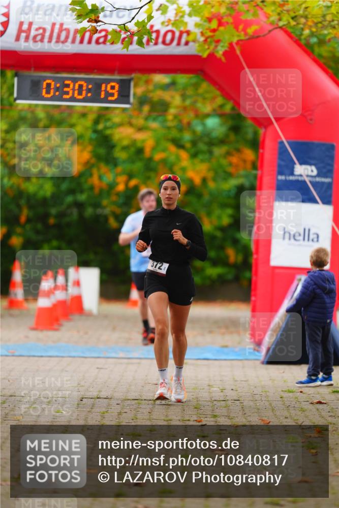 11.10.2026 - Bramfelder Halbmarathon 2026 LAZAROV Photography http://msf.ph/oto/10840817 11.10.2026 10:00:17 Laufen 0, 30, 19, 372 meine-sportfotos.de