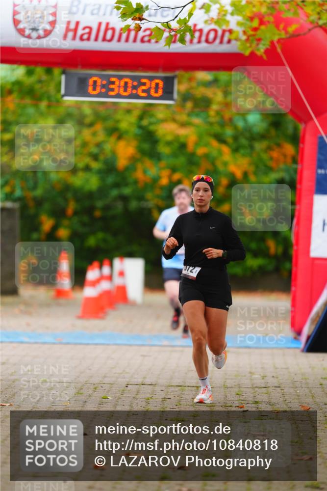 11.10.2026 - Bramfelder Halbmarathon 2026 LAZAROV Photography http://msf.ph/oto/10840818 11.10.2026 10:00:18 Laufen 0, 30, 20, 372 meine-sportfotos.de