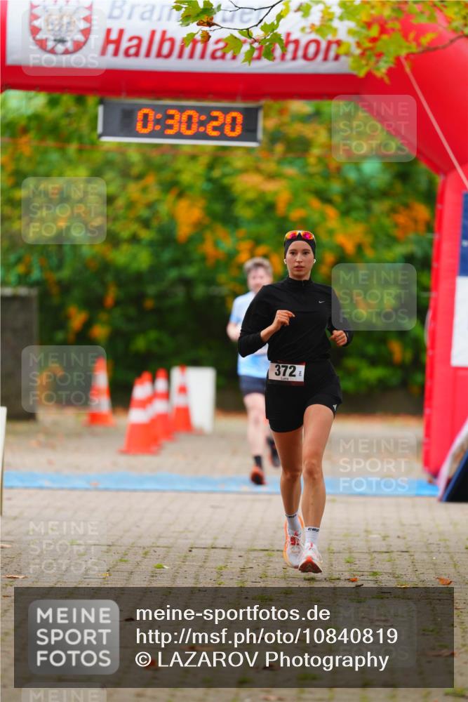 11.10.2026 - Bramfelder Halbmarathon 2026 LAZAROV Photography http://msf.ph/oto/10840819 11.10.2026 10:00:18 Laufen 0, 30, 20, 372 meine-sportfotos.de