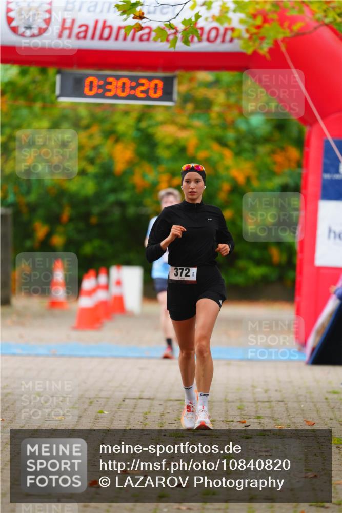 11.10.2026 - Bramfelder Halbmarathon 2026 LAZAROV Photography http://msf.ph/oto/10840820 11.10.2026 10:00:18 Laufen 1, 0, 30, 20, 372 meine-sportfotos.de