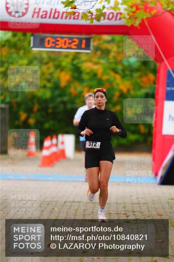11.10.2026 - Bramfelder Halbmarathon 2026 LAZAROV Photography http://msf.ph/oto/10840821 11.10.2026 10:00:19 Laufen 0, 30, 21, 372 meine-sportfotos.de