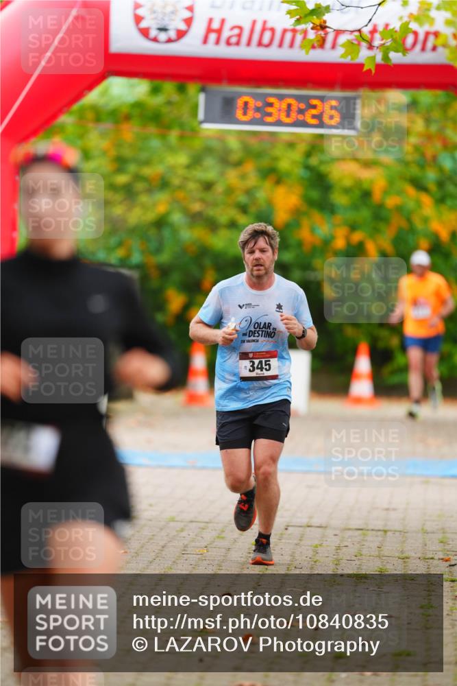 11.10.2026 - Bramfelder Halbmarathon 2026 LAZAROV Photography http://msf.ph/oto/10840835 11.10.2026 10:00:24 Laufen 0, 30, 26, 21, 345 meine-sportfotos.de