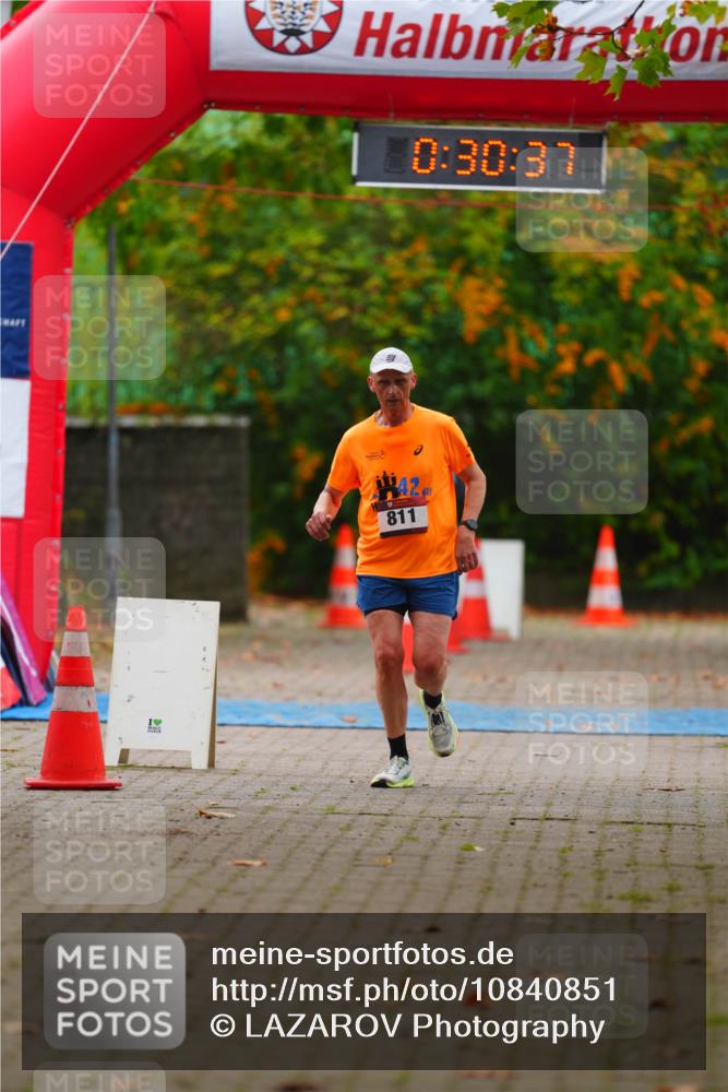 11.10.2026 - Bramfelder Halbmarathon 2026 LAZAROV Photography http://msf.ph/oto/10840851 11.10.2026 10:00:35 Laufen 10, 30, 37, 811 meine-sportfotos.de