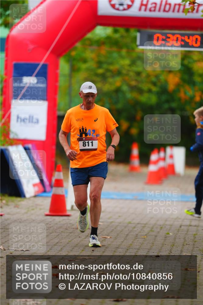 11.10.2026 - Bramfelder Halbmarathon 2026 LAZAROV Photography http://msf.ph/oto/10840856 11.10.2026 10:00:38 Laufen 811, 10, 30, 40 meine-sportfotos.de