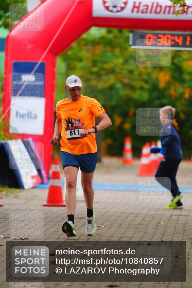 11.10.2026 - Bramfelder Halbmarathon 2026 LAZAROV Photography http://msf.ph/oto/10840857 11.10.2026 10:00:39 Laufen 811, 10, 30, 41 meine-sportfotos.de