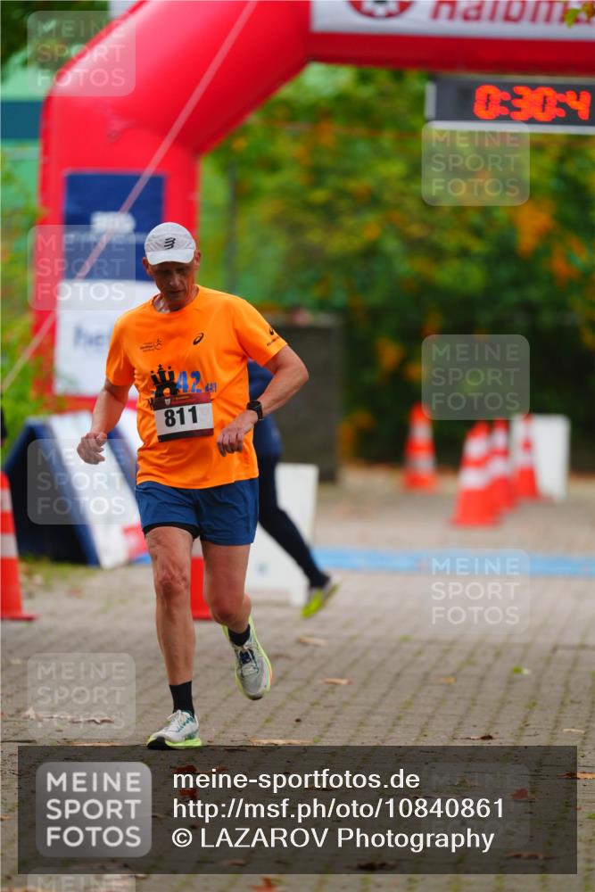 11.10.2026 - Bramfelder Halbmarathon 2026 LAZAROV Photography http://msf.ph/oto/10840861 11.10.2026 10:00:39 Laufen 0304, 811 meine-sportfotos.de