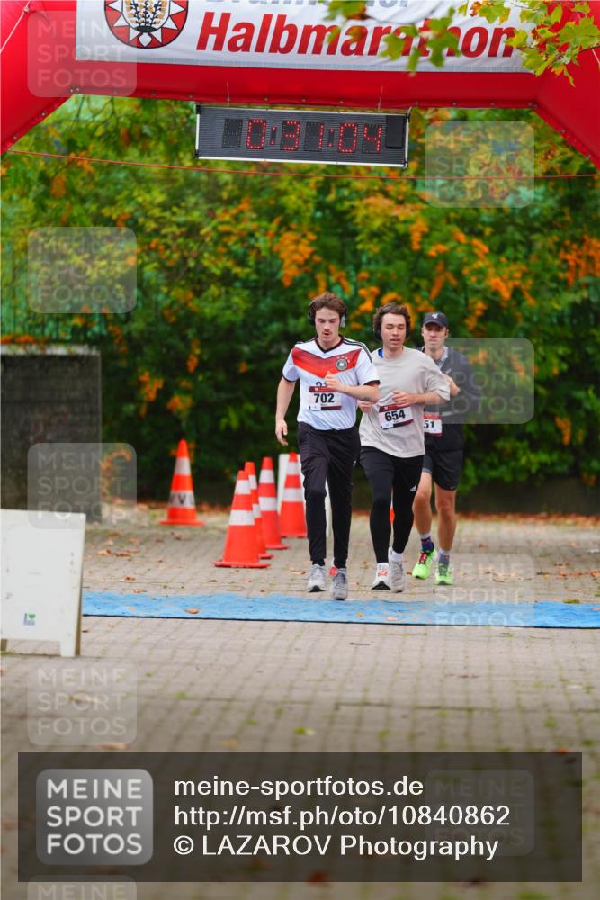 11.10.2026 - Bramfelder Halbmarathon 2026 LAZAROV Photography http://msf.ph/oto/10840862 11.10.2026 10:01:02 Laufen 702, 654, 51 meine-sportfotos.de