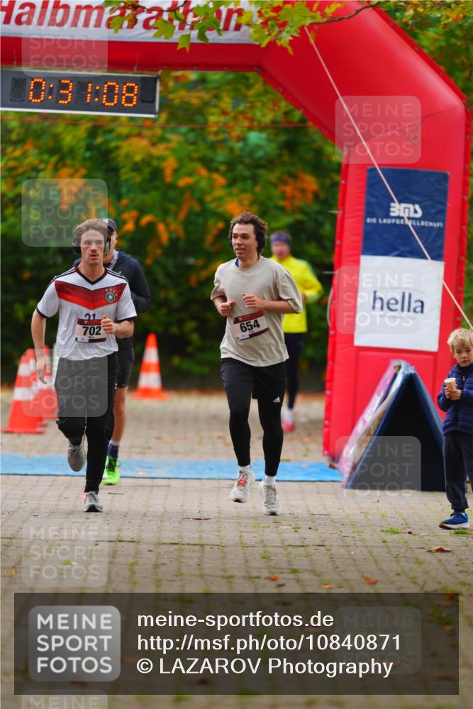 11.10.2026 - Bramfelder Halbmarathon 2026 LAZAROV Photography http://msf.ph/oto/10840871 11.10.2026 10:01:06 Laufen 0, 3, 1, 08, 21, 702, 654 meine-sportfotos.de