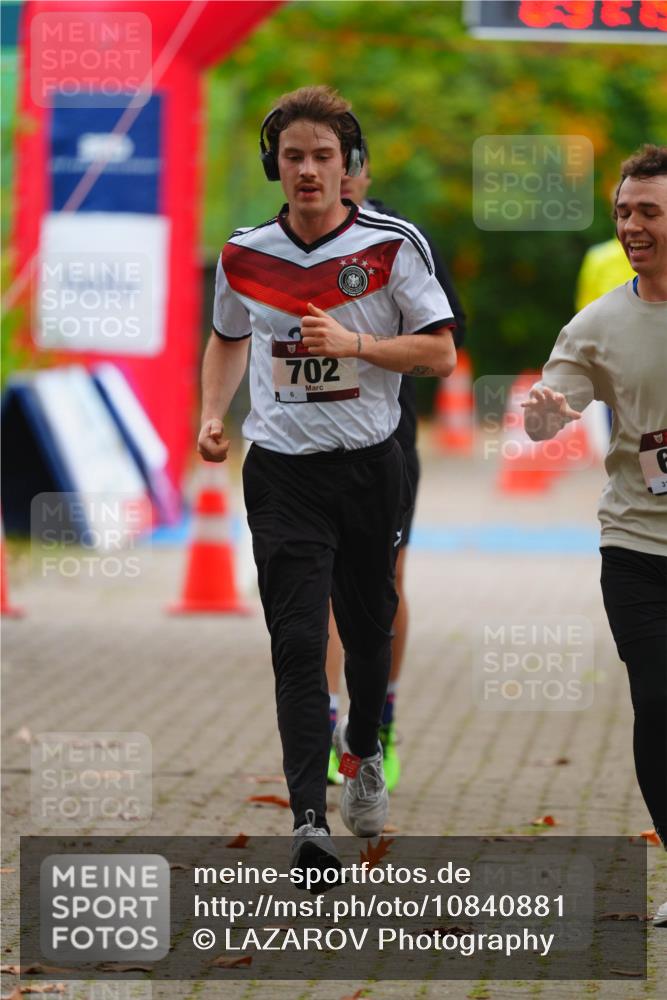 11.10.2026 - Bramfelder Halbmarathon 2026 LAZAROV Photography http://msf.ph/oto/10840881 11.10.2026 10:01:13 Laufen 702, 6 meine-sportfotos.de