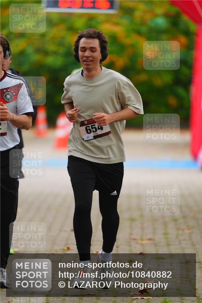 11.10.2026 - Bramfelder Halbmarathon 2026 LAZAROV Photography http://msf.ph/oto/10840882 11.10.2026 10:01:14 Laufen 654, 31 meine-sportfotos.de