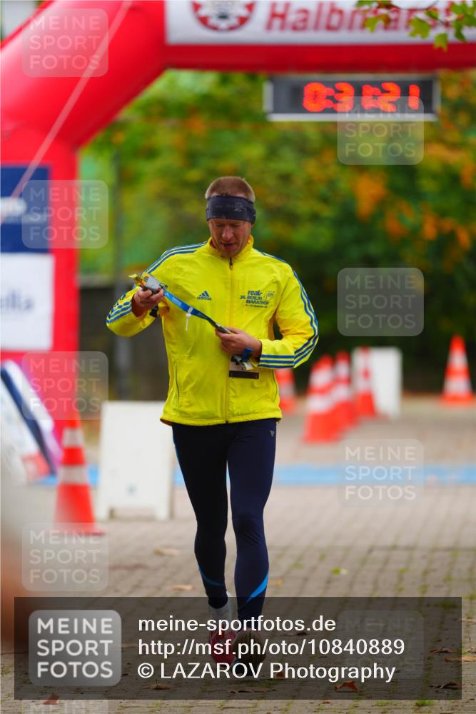 11.10.2026 - Bramfelder Halbmarathon 2026 LAZAROV Photography http://msf.ph/oto/10840889 11.10.2026 10:01:19 Laufen 03121, 36 meine-sportfotos.de