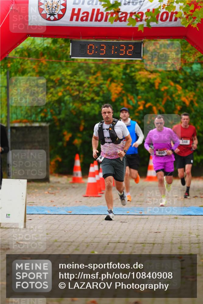 11.10.2026 - Bramfelder Halbmarathon 2026 LAZAROV Photography http://msf.ph/oto/10840908 11.10.2026 10:01:30 Laufen 460, 348 meine-sportfotos.de