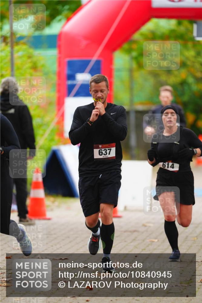 11.10.2026 - Bramfelder Halbmarathon 2026 LAZAROV Photography http://msf.ph/oto/10840945 11.10.2026 10:01:54 Laufen 637, 614 meine-sportfotos.de