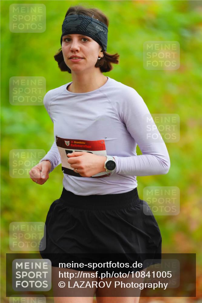 11.10.2026 - Bramfelder Halbmarathon 2026 LAZAROV Photography http://msf.ph/oto/10841005 11.10.2026 10:02:37 Laufen 35 meine-sportfotos.de