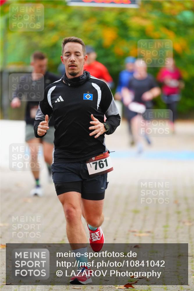 11.10.2026 - Bramfelder Halbmarathon 2026 LAZAROV Photography http://msf.ph/oto/10841042 11.10.2026 10:03:20 Laufen 761 meine-sportfotos.de